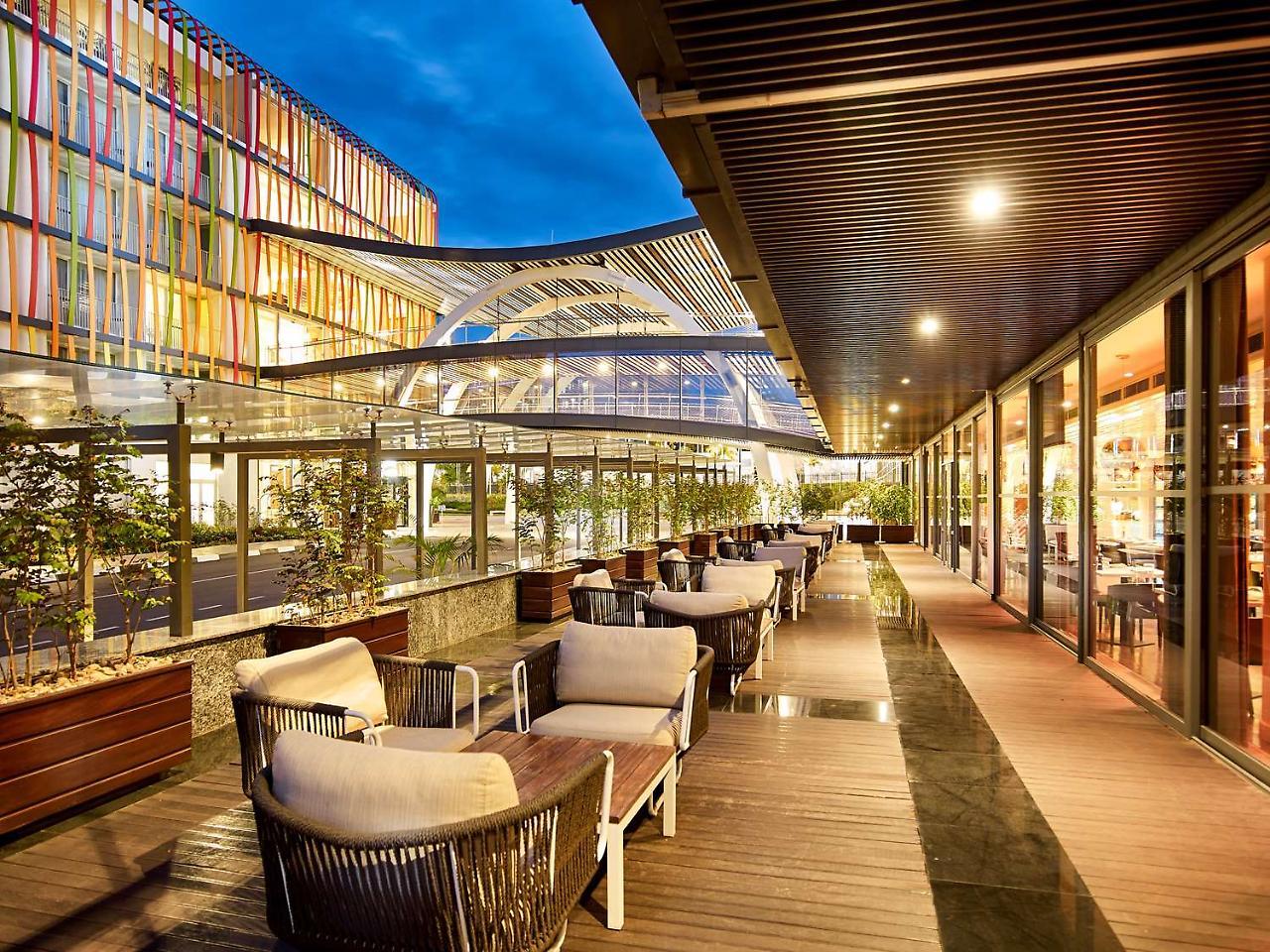 Radisson Blu Hotel & Convention Centre Kigali Exterior photo The outdoor terrace at the hotel