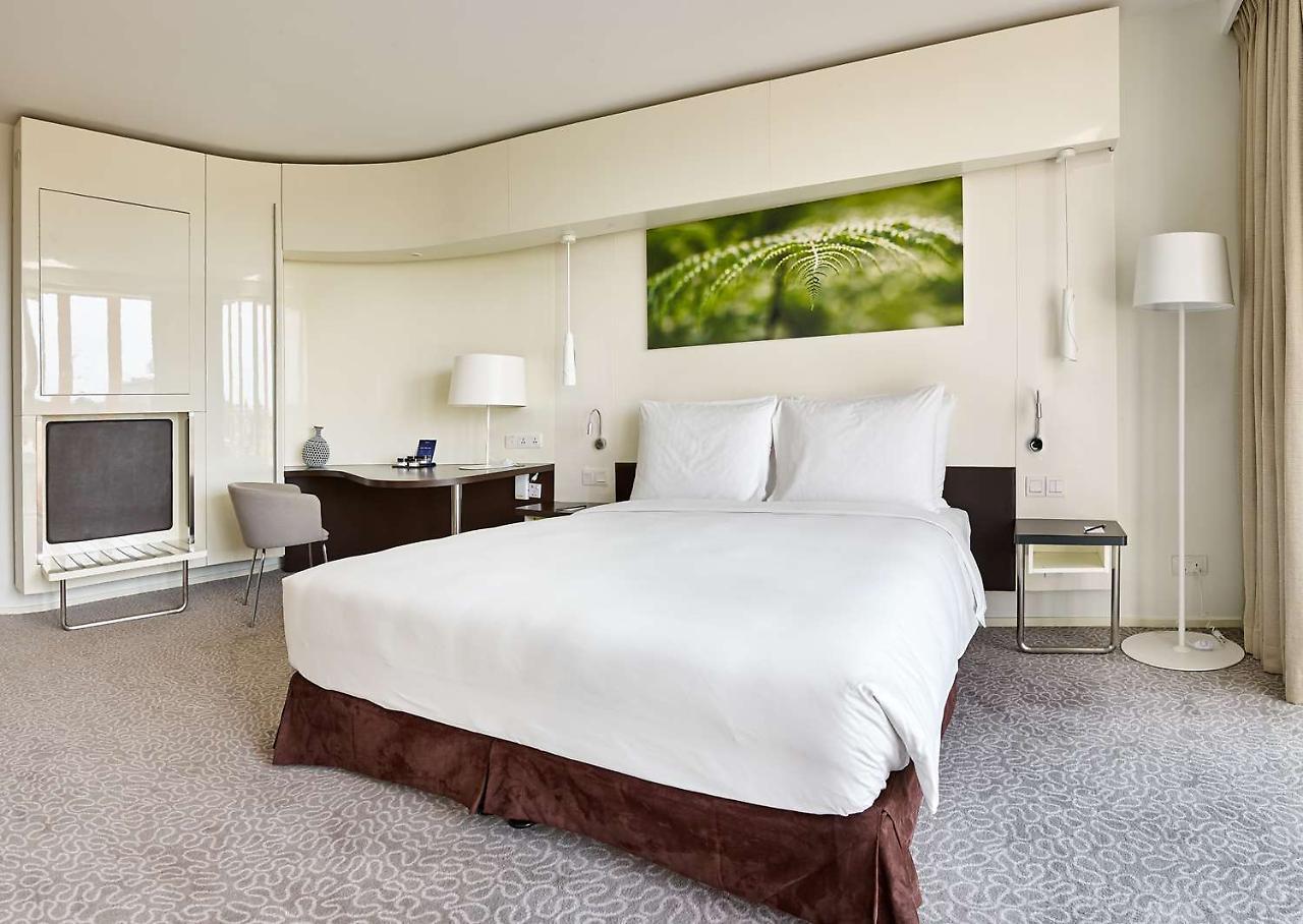 Radisson Blu Hotel & Convention Centre Kigali Exterior photo Suite