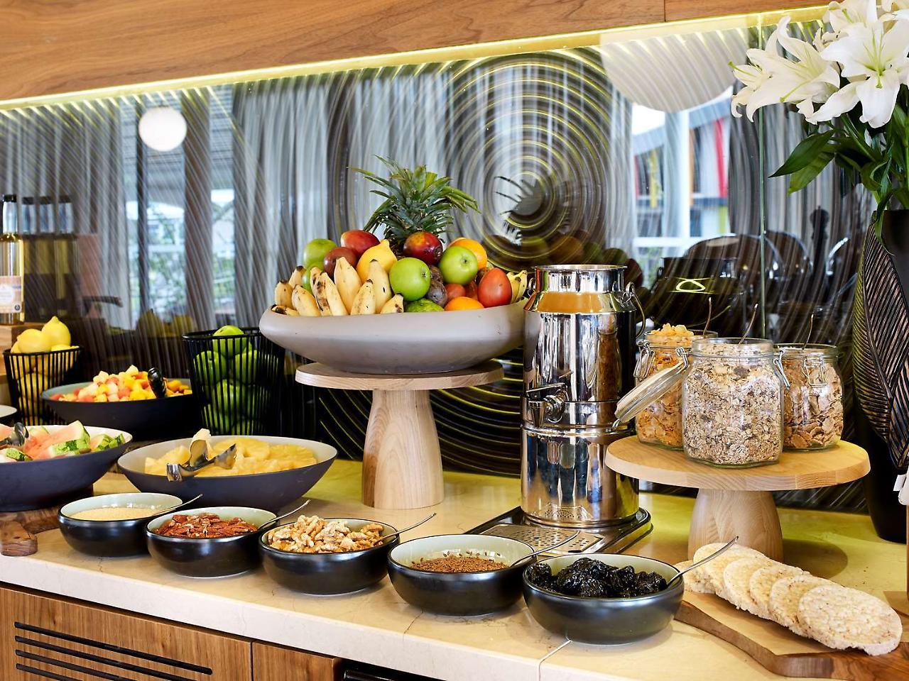 Radisson Blu Hotel & Convention Centre Kigali Exterior photo A breakfast buffet