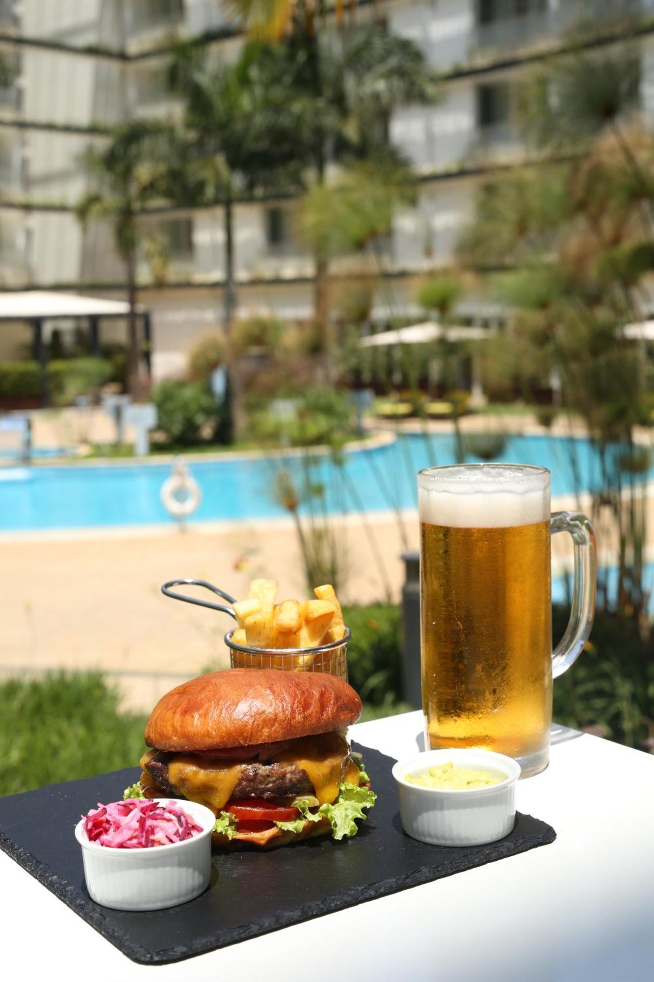 Radisson Blu Hotel & Convention Centre Kigali Exterior photo Beer and bread