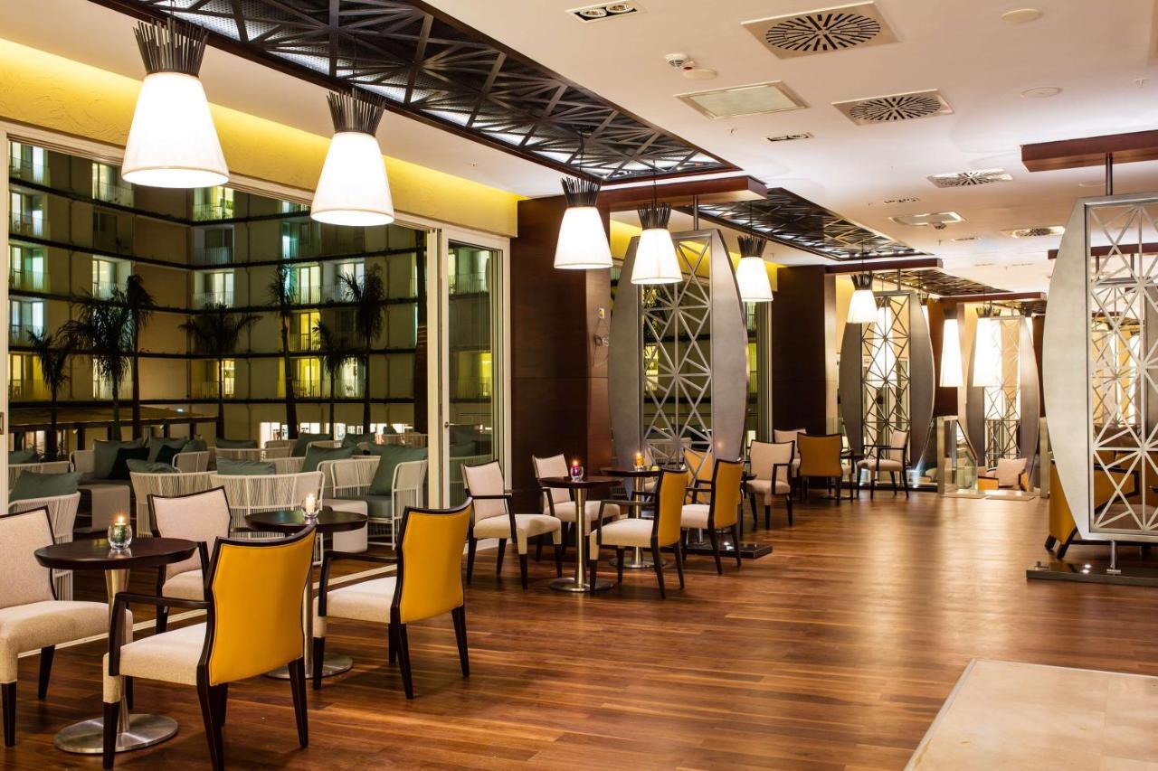 Radisson Blu Hotel & Convention Centre Kigali Exterior photo The interior of the lounge